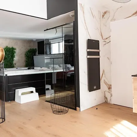 Apartment La Charmeuse, Luxueuse Romantique & *